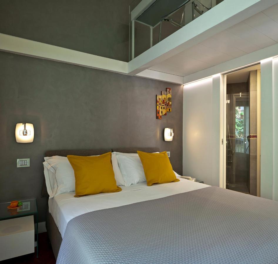 Elegant Apartment At Chiaia By Wonderful Italy Naples Exterior photo