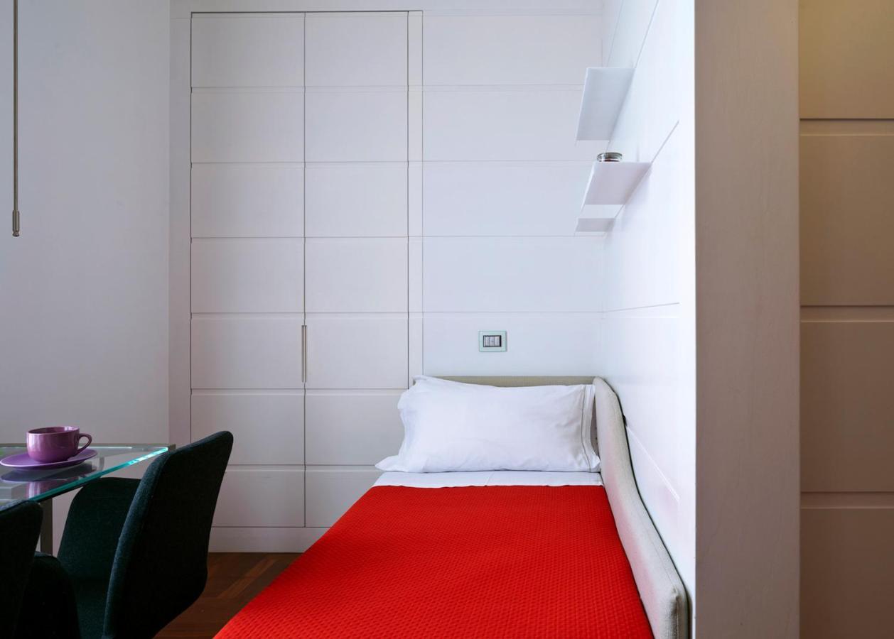 Elegant Apartment At Chiaia By Wonderful Italy Naples Exterior photo